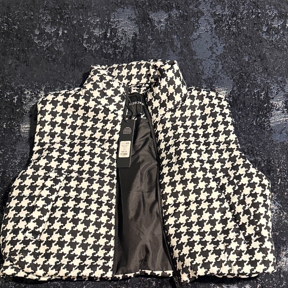 Fashion Nova Black and White Houndstooth Puffer Vest